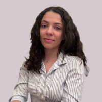 Сабрина Багдасарян - педагог-дефектолог в Центре нейропсихологии и коррекции речи «Здоровый ребенок», расположенном в Ереване на ул. Адонца, 1.