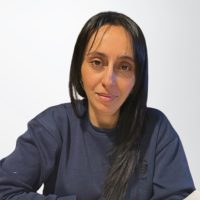 Камелия Кареновна Григорян - массажист, инструктор ЛФК в Центре нейропсихологии и коррекции речи «Здоровый ребенок», расположенном в Ереване на ул. Адонца, 1.